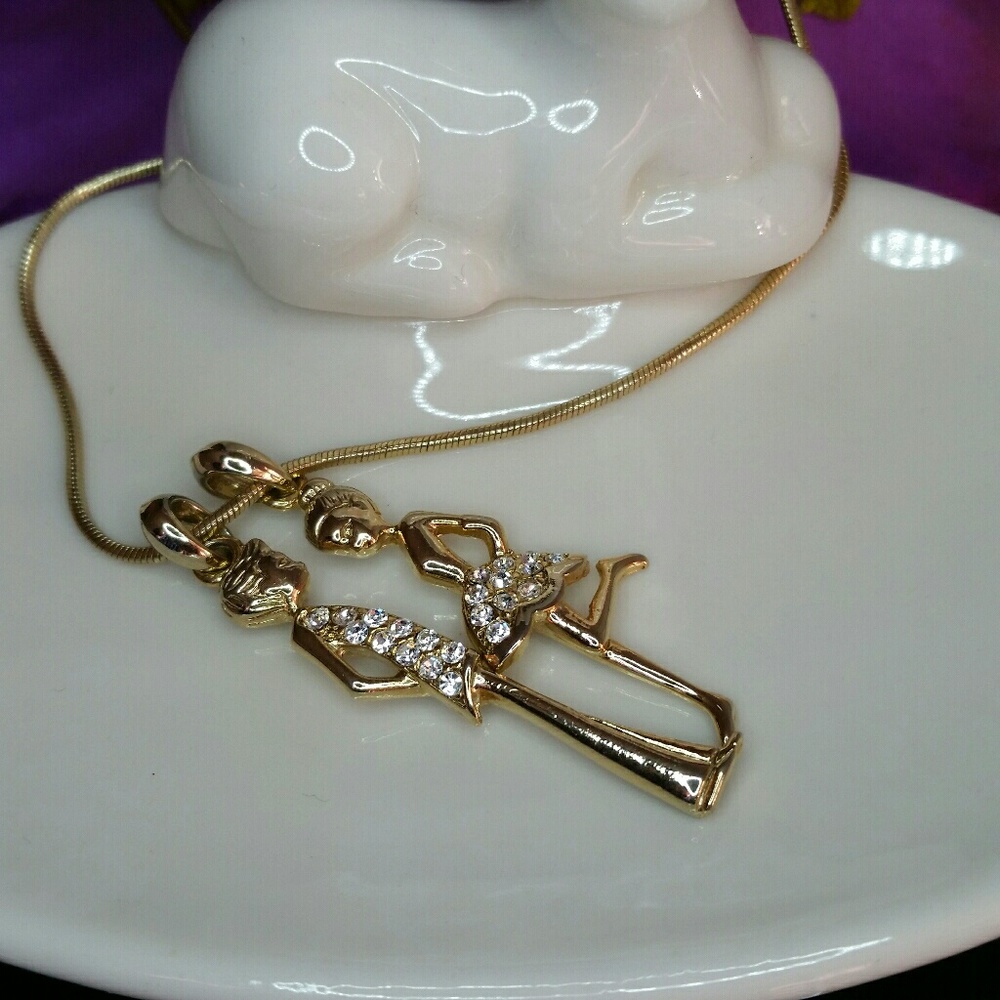 Kissing Necklace